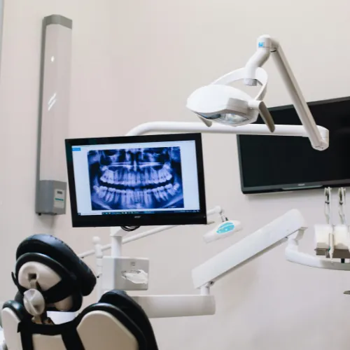 Dental operatory with digital dental X-ray screen at Smile Center Islamabad